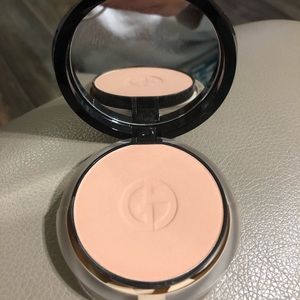 NEW Georgio Armani Luminous Silk Compact